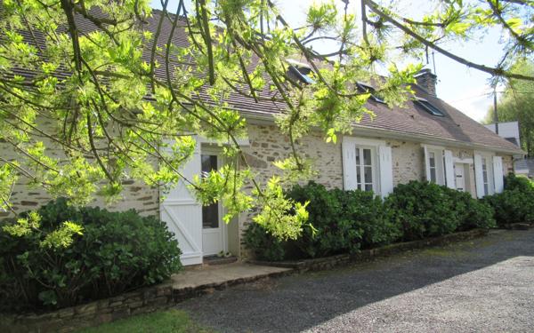 Maison à vendre    5 pièces •  Saint-Yrieix-la-Perche