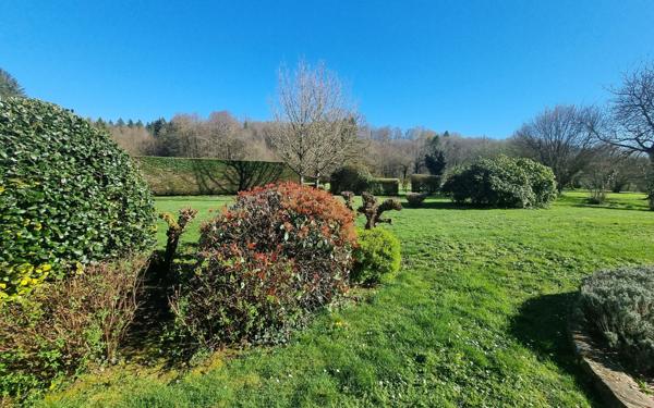 Maison à vendre    5 pièces •  Saint-Yrieix-la-Perche