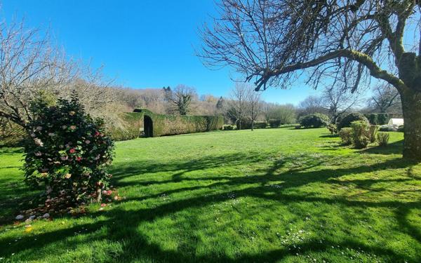 Maison à vendre    5 pièces •  Saint-Yrieix-la-Perche