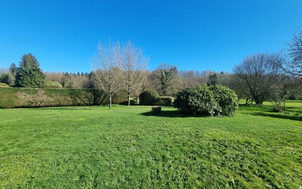 Maison à vendre    5 pièces •  Saint-Yrieix-la-Perche