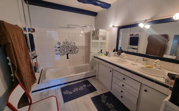 Maison à vendre    5 pièces •  Saint-Yrieix-la-Perche