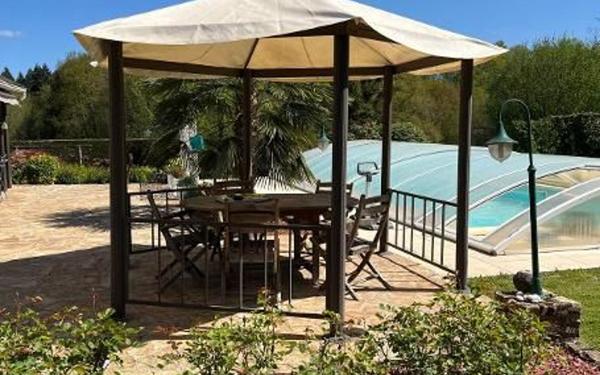 Maison à vendre    5 pièces •  Saint-Yrieix-la-Perche