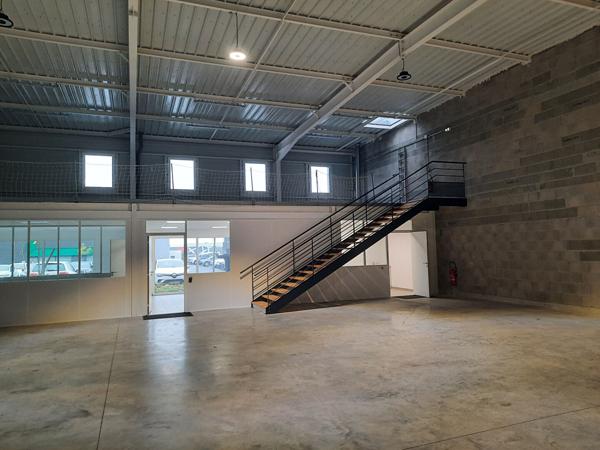 A LOUER - 400 m² - Local d'activité - LES SORINIERES