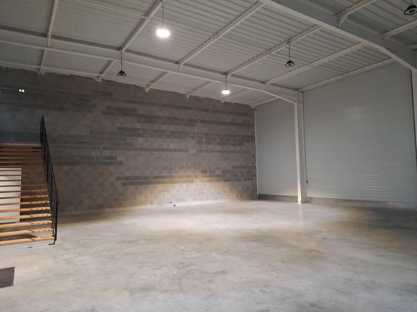 A LOUER - 400 m² - Local d'activité - LES SORINIERES