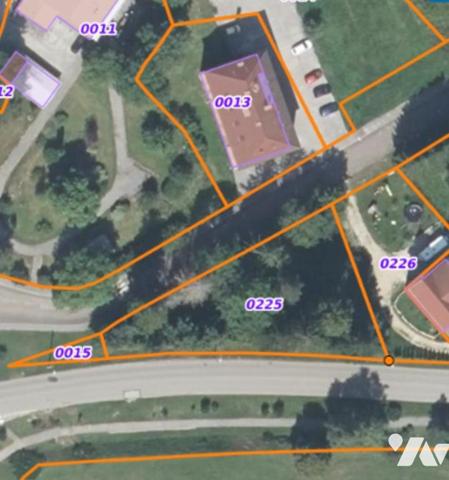 Proche du centre du village