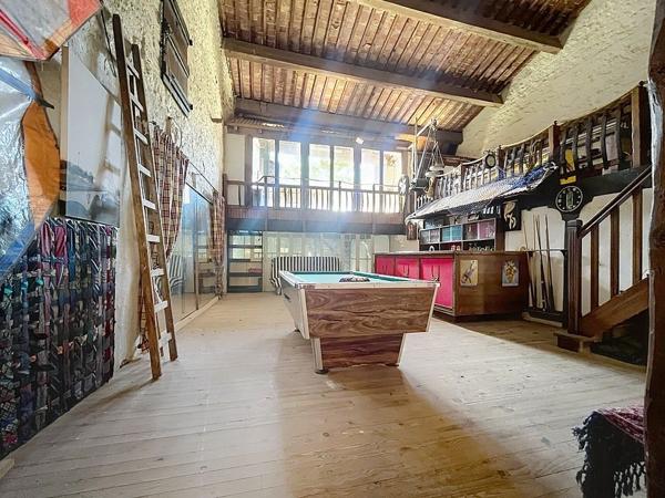 Torreilles - A VENDRE Maison de caractère de 247 m2 avec terrasse et garage