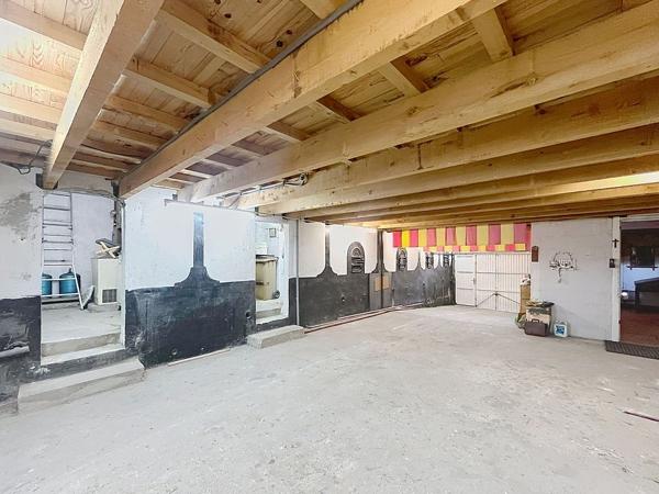 Torreilles - A VENDRE Maison de caractère de 247 m2 avec terrasse et garage