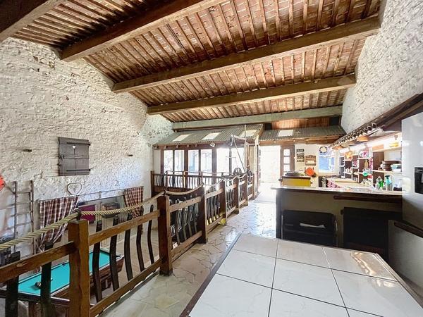 Torreilles - A VENDRE Maison de caractère de 247 m2 avec terrasse et garage