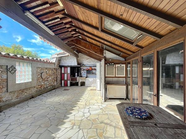 Torreilles - A VENDRE Maison de caractère de 247 m2 avec terrasse et garage