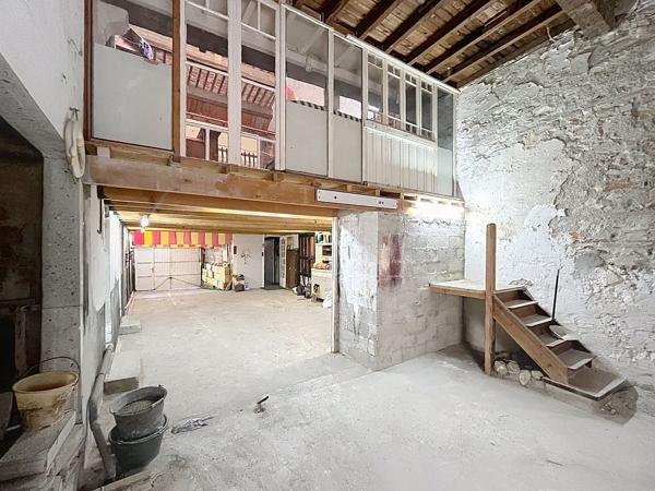 Torreilles - A VENDRE Maison de caractère de 247 m2 avec terrasse et garage