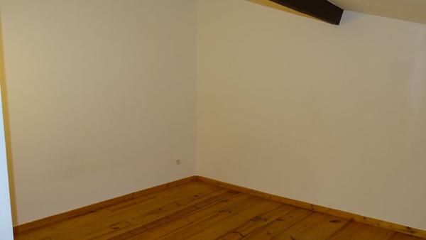 MAISON DE VILLAGE A VILLEGAILHENC AVEC GARAGE