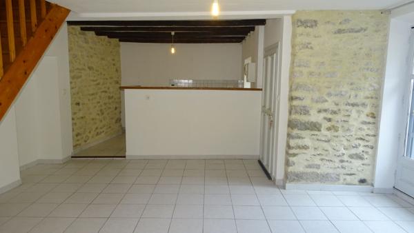 MAISON DE VILLAGE A VILLEGAILHENC AVEC GARAGE
