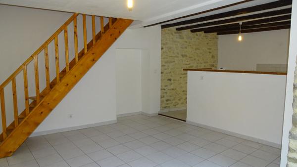 MAISON DE VILLAGE A VILLEGAILHENC AVEC GARAGE