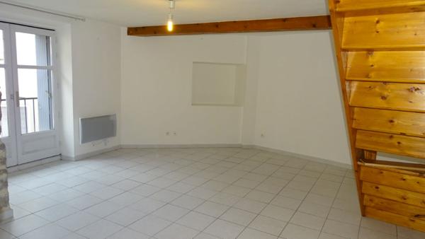 MAISON DE VILLAGE A VILLEGAILHENC AVEC GARAGE