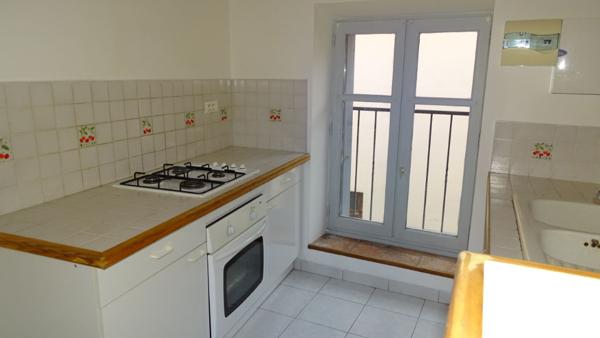 MAISON DE VILLAGE A VILLEGAILHENC AVEC GARAGE