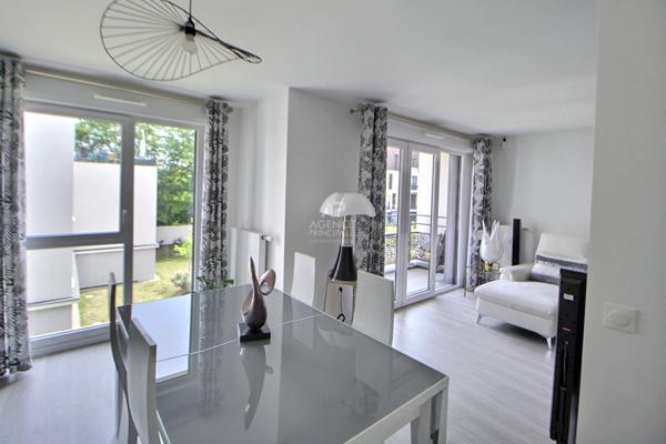 APPARTEMENT HAUT DE GAMME _ 90 m2_HYPER CENTRE VERNEUIL €379 000 ** - Référence 988