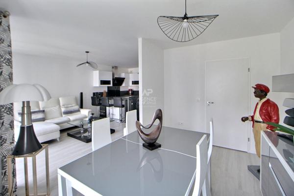 APPARTEMENT HAUT DE GAMME _ 90 m2_HYPER CENTRE VERNEUIL €379 000 ** - Référence 988