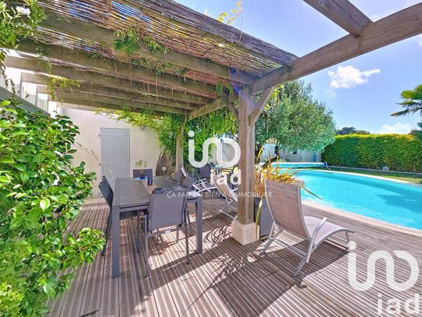 Maison à vendre 9 pièces 203 m² Saint-Pierre-d'Oléron