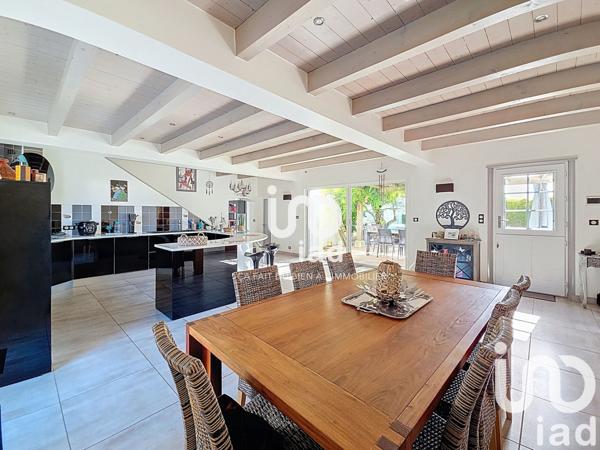 Maison à vendre 9 pièces 203 m² Saint-Pierre-d'Oléron
