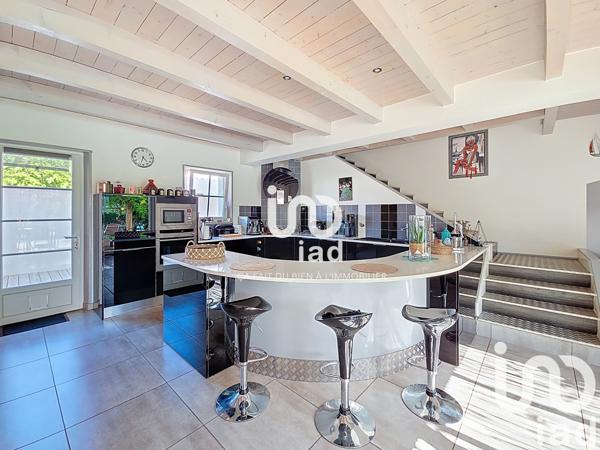Maison à vendre 9 pièces 203 m² Saint-Pierre-d'Oléron