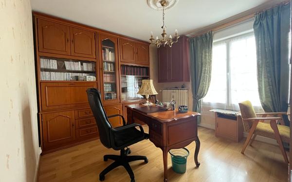 Maison à vendre    6 pièces •  Cerisé