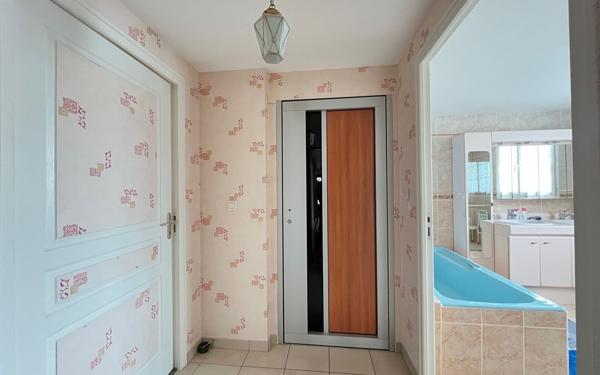 Maison à vendre    6 pièces •  Cerisé