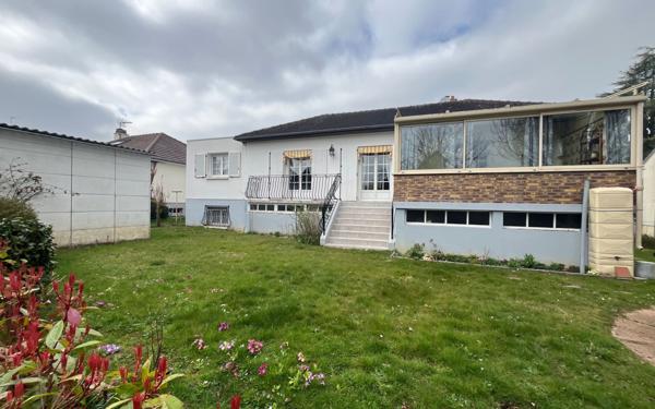 Maison à vendre    6 pièces •  Cerisé