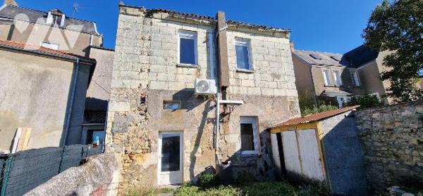 Maison à Vendre centre ville de Thouars (79100) 

Surface habitable  d'environ 53 m² sur un t...