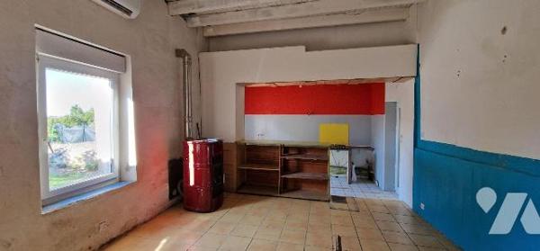 Maison à Vendre centre ville de Thouars (79100) 

Surface habitable  d'environ 53 m² sur un t...