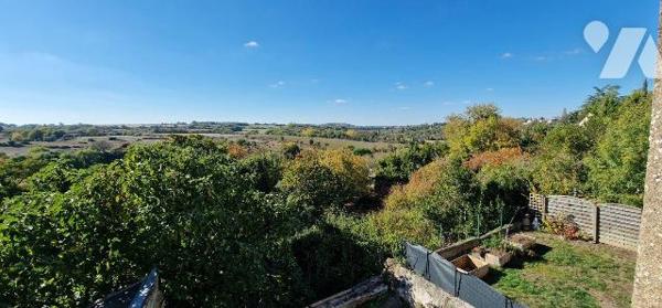 Maison à Vendre centre ville de Thouars (79100) 

Surface habitable  d'environ 53 m² sur un t...