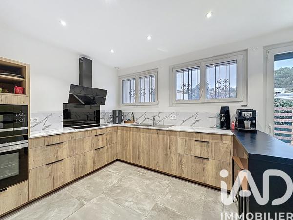 Maison à vendre 5 pièces 189 m² Carnoux-en-Provence