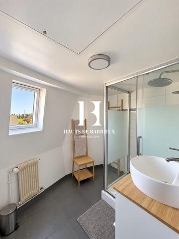 ROUBAIX – MAISON RÉNOVÉE DE 178 M² – 6 CHAMBRES – JARDIN – IDÉALE FAMILLE OU COLOCATION