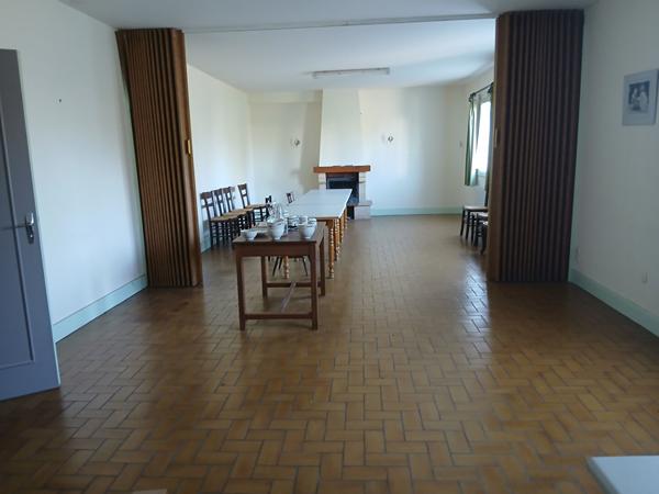 Immeuble Saint Denis Du Maine 28 pièce(s) 1350 m2