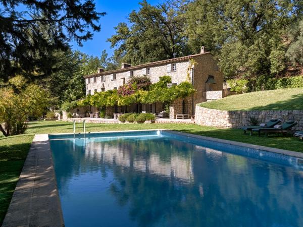 Maison à vendre  8 pièces - 550 m2 CHATEAUNEUF GRASSE - 06