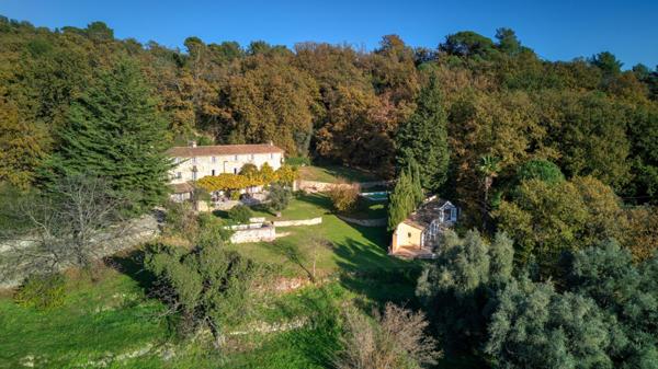 Maison à vendre  8 pièces - 550 m2 CHATEAUNEUF GRASSE - 06