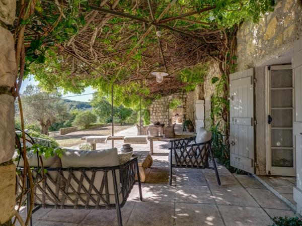 Maison à vendre  8 pièces - 550 m2 CHATEAUNEUF GRASSE - 06