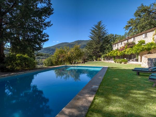 Maison à vendre  8 pièces - 550 m2 CHATEAUNEUF GRASSE - 06