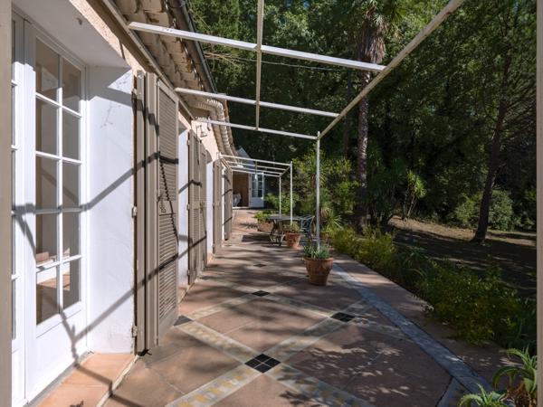 Maison à vendre  8 pièces - 550 m2 CHATEAUNEUF GRASSE - 06