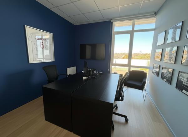 Laval quartier Gare, Bureaux 115 m2 , Laval Laval quartier Gare, Bureaux 115 m2 , Laval
