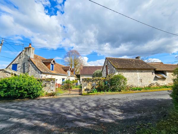 Jolie rénovation au calme ! 9000 m2 de terrain.
