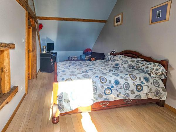 Jolie rénovation au calme ! 9000 m2 de terrain.