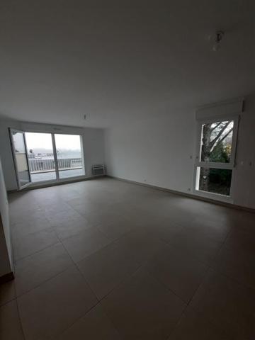 Appartement à louer 4 pièces - 79 m²