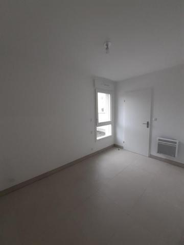 Appartement à louer 4 pièces - 79 m²