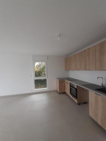 Appartement à louer 4 pièces - 79 m²