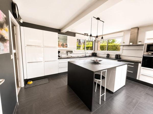 INDIVIDUELLE 6 CHAMBRES DONT 2 AU RDC