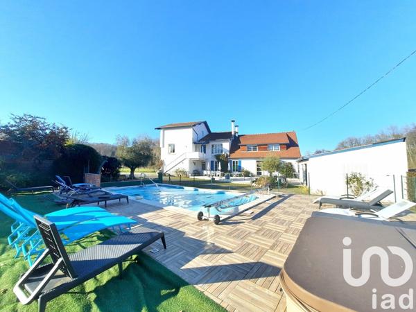 Maison 11 pièces de 466 m² à Lourdes (65100)