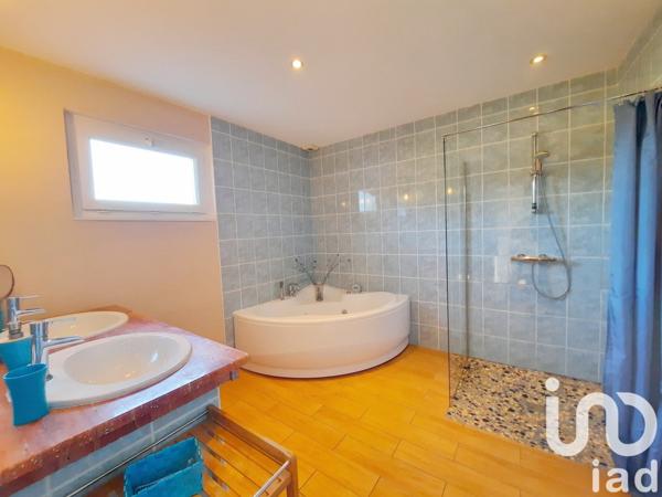 Maison 11 pièces de 466 m² à Lourdes (65100)