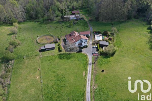 Maison 11 pièces de 466 m² à Lourdes (65100)