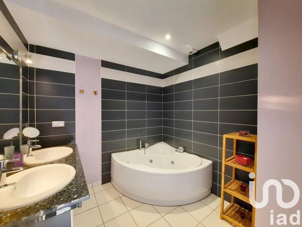 Maison 11 pièces de 466 m² à Lourdes (65100)