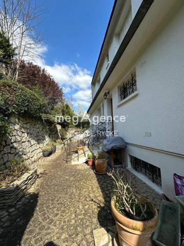 Maison à PARON, 89100 - 11 pièces 190m²